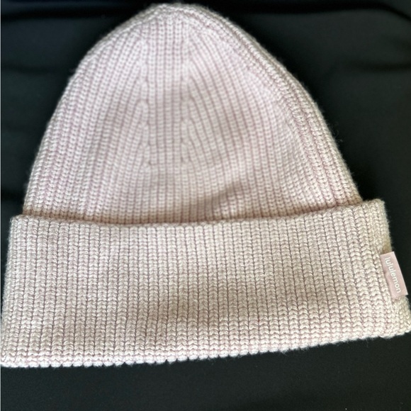 lululemon athletica Accessories - Lululemon RIBBED MERINO WOOL BLEND KNIT BEANIE size L/XL Pink